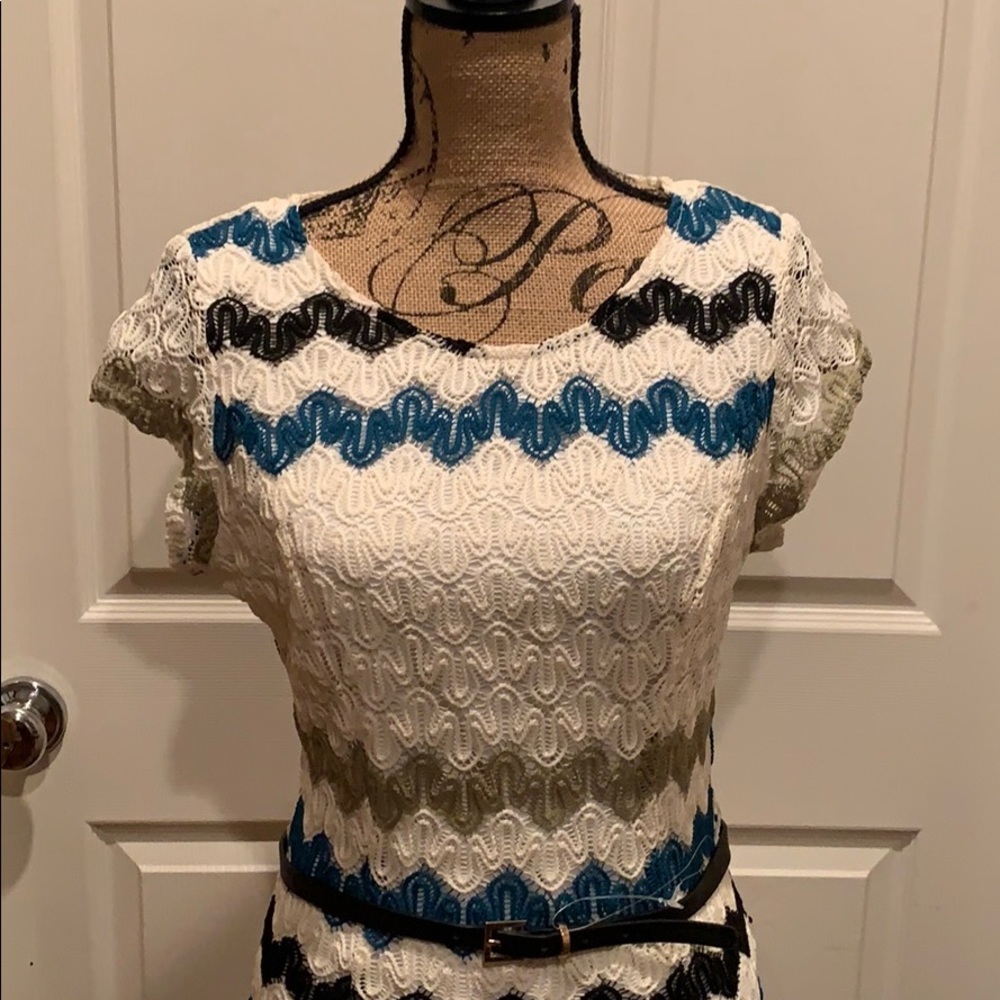 - Dress Barn cream multi color chevron print… - Picture 2 of 6